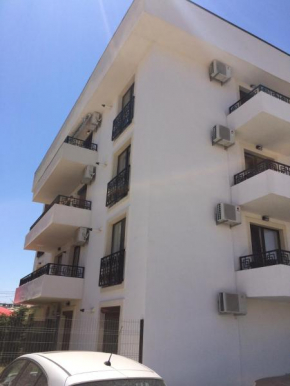 Отель White Apartment Mamaia Nord  Мамая